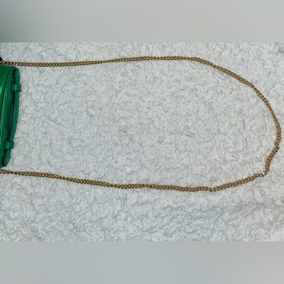 Gucci GG Embossed Matelasse Quilted Leather Vanity Mini Bag in Green 723770 - Picture 8 of 17